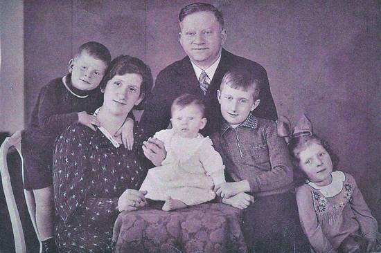 Familie Spitz, 1937