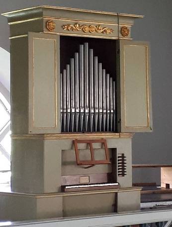 Die historische italienische Orgel von 1891 auf der Chorempore der Vicelinkirche. © S. Bremer
