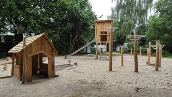Kinderspielplatz am Meisenweg in Faldera