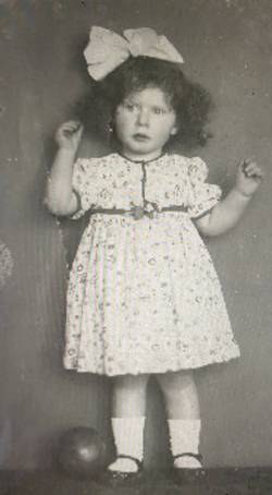 Lea Spitz im August 1939 im Alter von 2 1/2 Jahren kurz vor dem Abschied. 