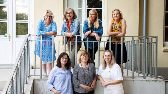 (Von links hinten) Micaela Sperber-Conrads, Christiane Johannsen, Andrea Engel, Romi Wietzke sowie (vorne von links) Elke Kuchler, Sigrid Brügmann und Nele Dittmer.