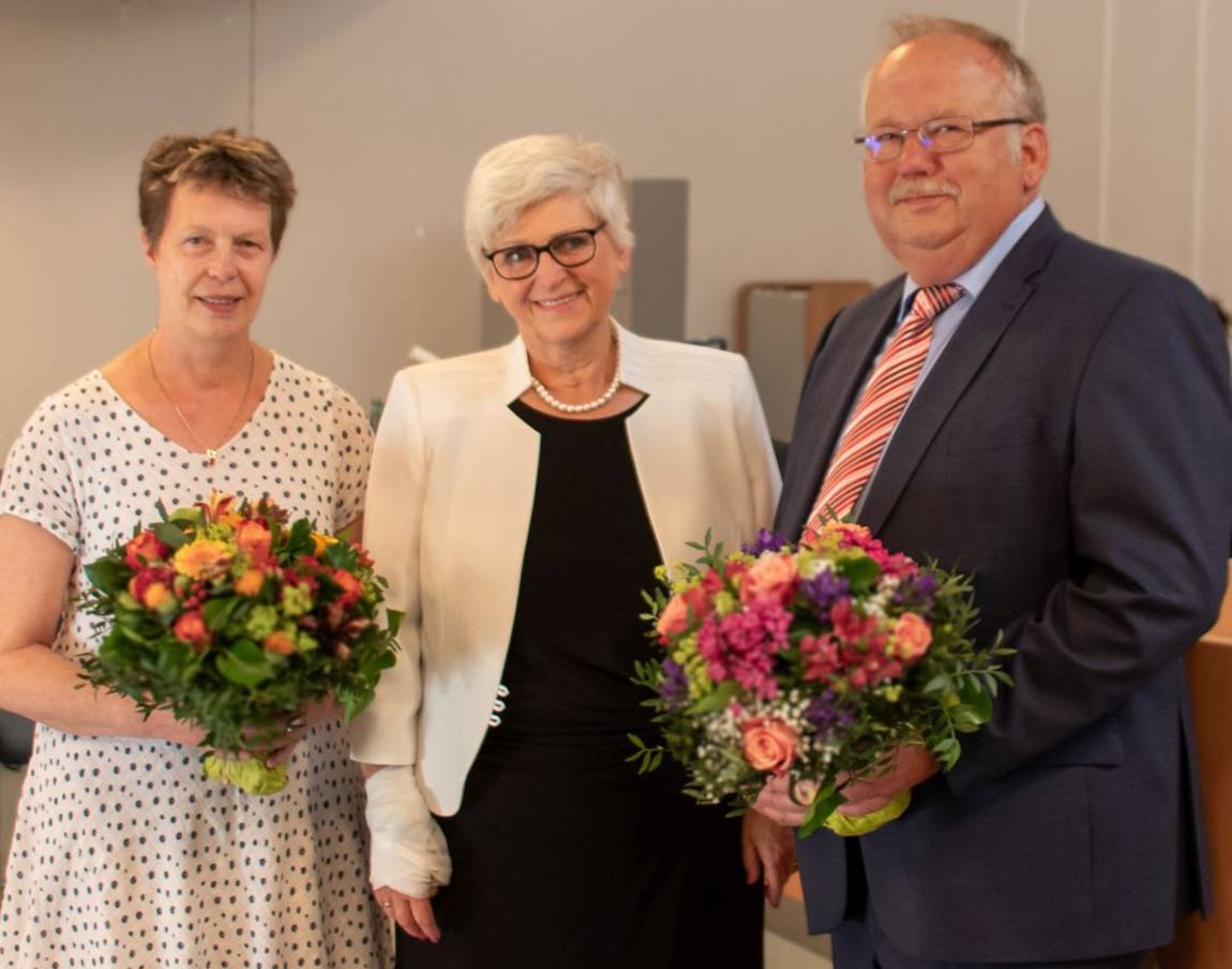 13.06.2023: Anna-Katharina Schättiger (M.) wird als Stadtpräsidentin wiedergewählt, ebenso Bernd Delfs als erster Stellvertreter und Wiebke Diehlmann als zweite Stellvertreterin.