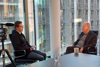 Linken-Legende Gregor Gysi im Interview mit dem Beiratsvorsitzenden Leon Damerow