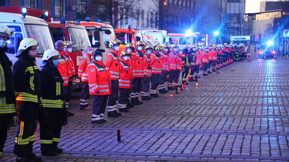 Solidaritätsbekundung mit der Ukraine der Einsatzkräfte aus Neumünster Solidaritätsbekundung mit der Ukraine der Einsatzkräfte aus Neumünster
