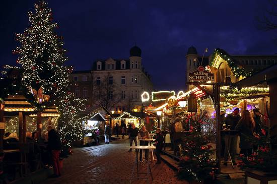 Weihnachtsmarkt im Lichterglanz
