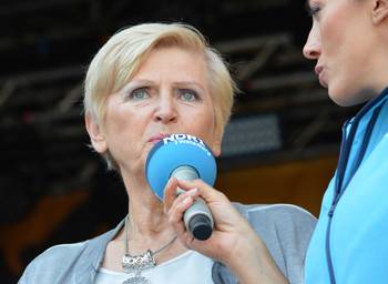 NDR-Moderatorin Verèna Püschel im Interview mit Stadtpräsidentin Schättiger